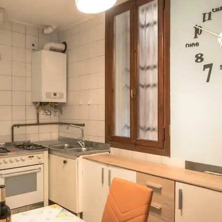 Budget San Stae House